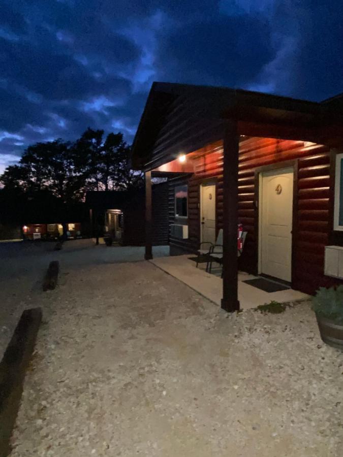The Woods Lodging Kingston Extérieur photo